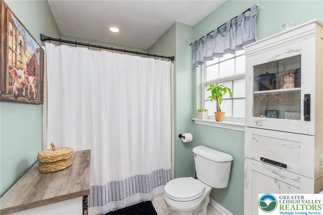 1928 Vintage Drive, Bethlehem Twp, PA 18045