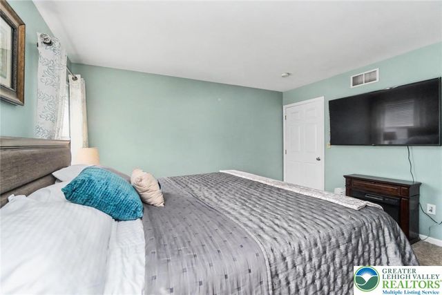 1928 Vintage Drive, Bethlehem Twp, PA 18045