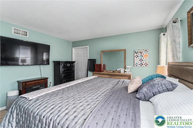 1928 Vintage Drive, Bethlehem Twp, PA 18045