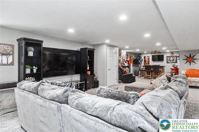 1928 Vintage Drive, Bethlehem Twp, PA 18045