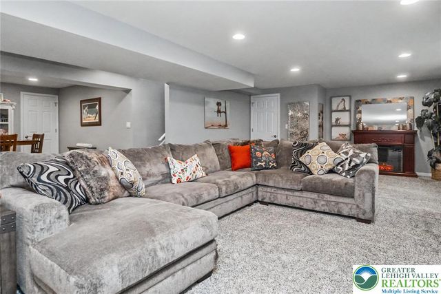 1928 Vintage Drive, Bethlehem Twp, PA 18045
