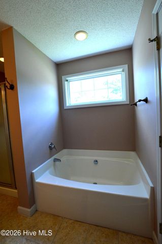 318 Osprey Point Drive, Sneads Ferry, NC 28460
