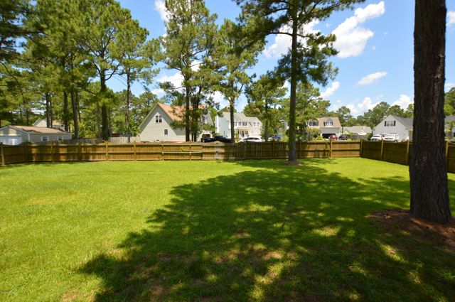 318 Osprey Point Drive, Sneads Ferry, NC 28460