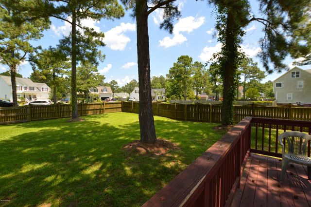 318 Osprey Point Drive, Sneads Ferry, NC 28460