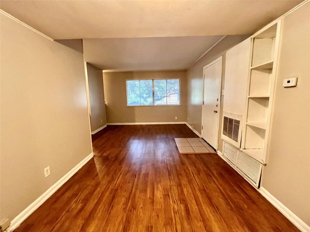 3304 Red River ST 208, Austin, TX 78705