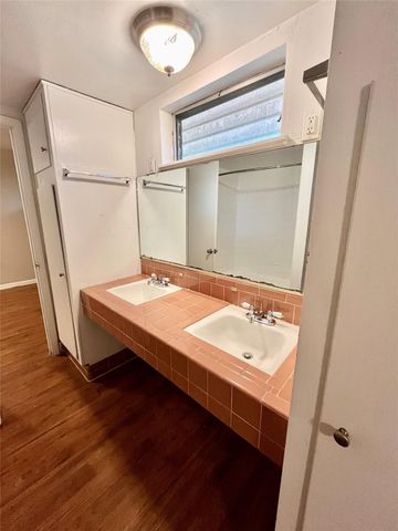 3304 Red River ST 208, Austin, TX 78705