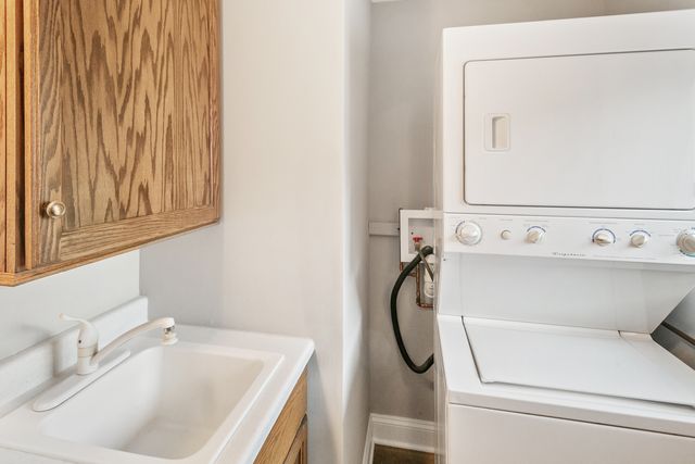 3312 W Lake Shore Drive, Wonder Lake, IL 60097