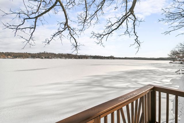 3312 W Lake Shore Drive, Wonder Lake, IL 60097