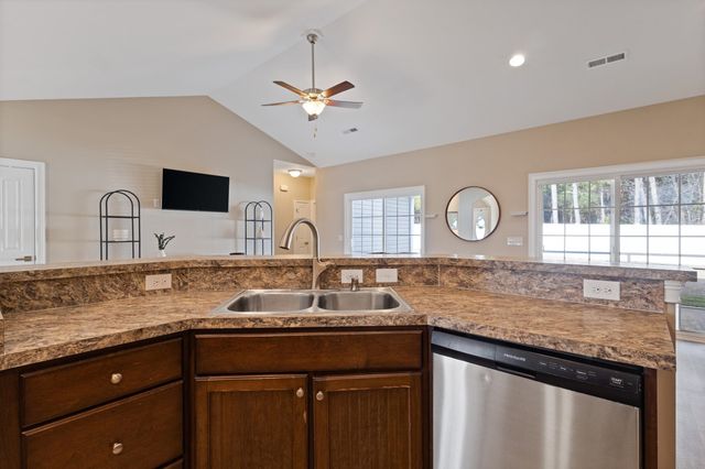 168 Baylee Circle, Galivants Ferry, SC 29544