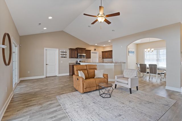 168 Baylee Circle, Galivants Ferry, SC 29544