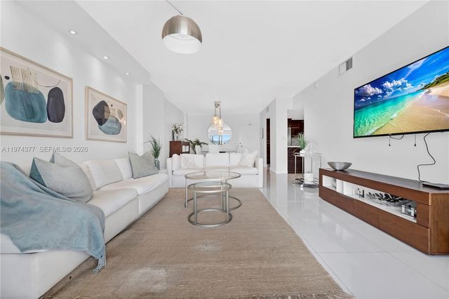 1985 S Ocean Dr PHJ, Hallandale Beach, FL 33009