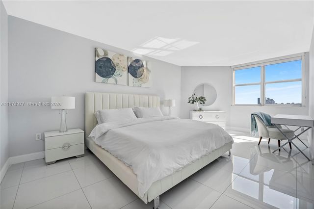 1985 S Ocean Dr PHJ, Hallandale Beach, FL 33009