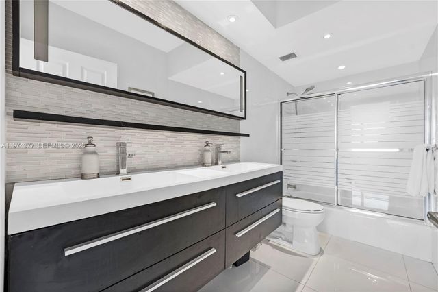 1985 S Ocean Dr PHJ, Hallandale Beach, FL 33009