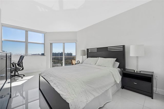 1985 S Ocean Dr PHJ, Hallandale Beach, FL 33009