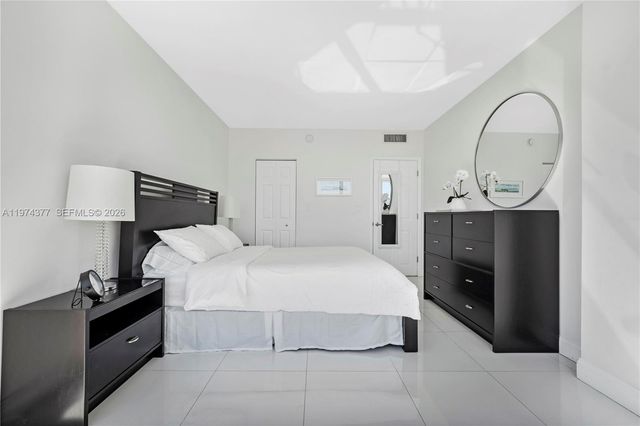 1985 S Ocean Dr PHJ, Hallandale Beach, FL 33009