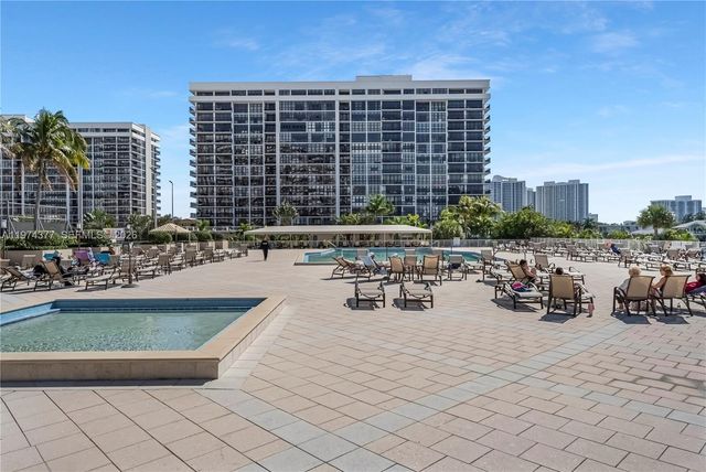 1985 S Ocean Dr PHJ, Hallandale Beach, FL 33009