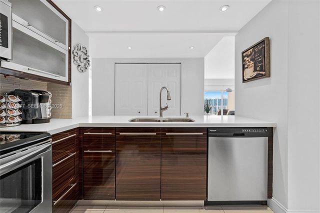 1985 S Ocean Dr PHJ, Hallandale Beach, FL 33009