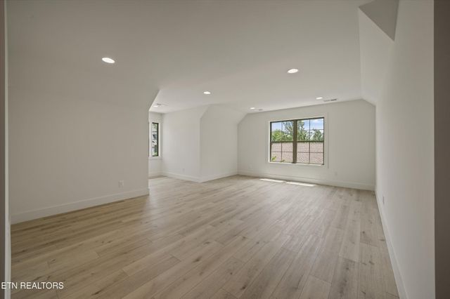 173 Elokwa Way, Loudon, TN 37774