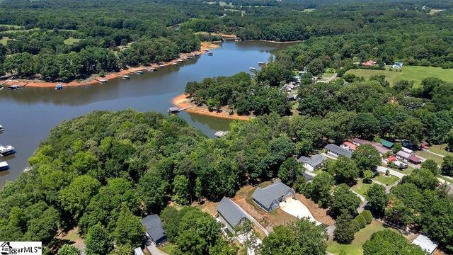 425 Lakewood Drive, Townville, SC 29689