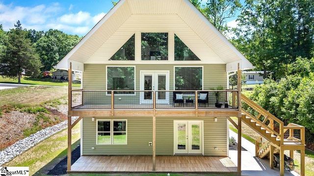 425 Lakewood Drive, Townville, SC 29689