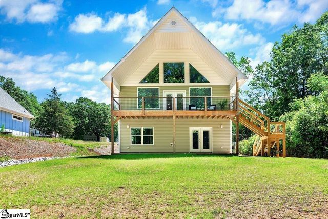 425 Lakewood Drive, Townville, SC 29689