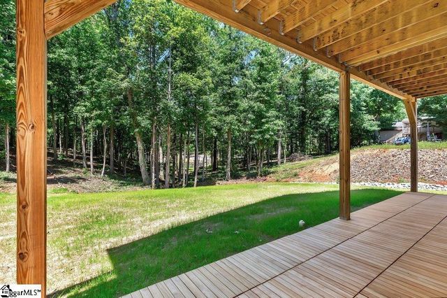 425 Lakewood Drive, Townville, SC 29689