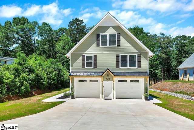 425 Lakewood Drive, Townville, SC 29689