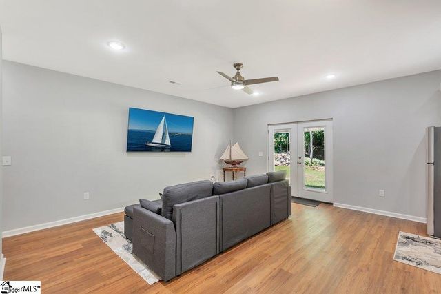 425 Lakewood Drive, Townville, SC 29689