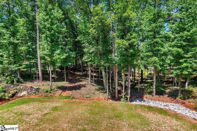 425 Lakewood Drive, Townville, SC 29689