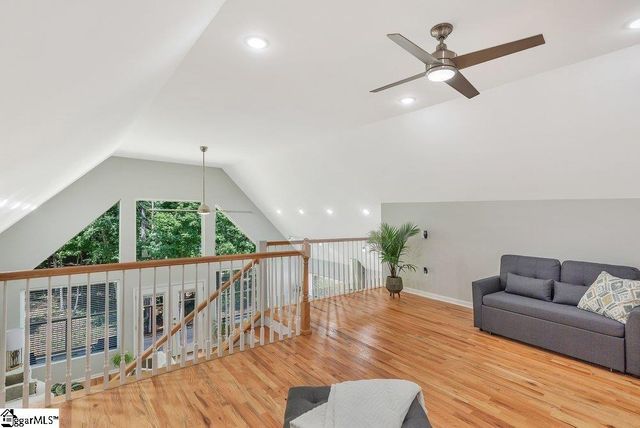 425 Lakewood Drive, Townville, SC 29689
