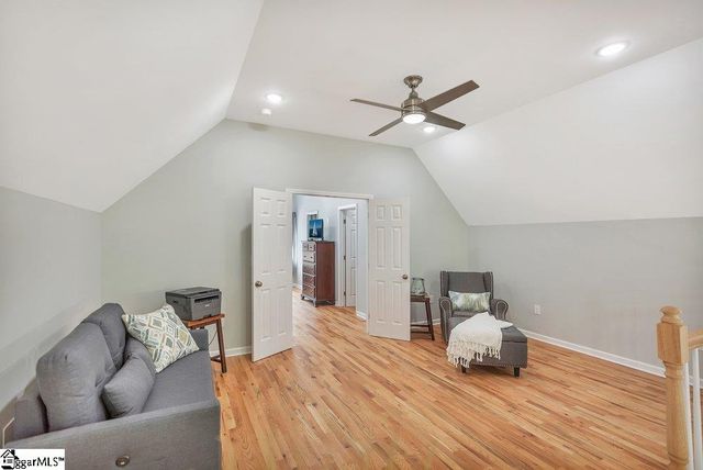 425 Lakewood Drive, Townville, SC 29689
