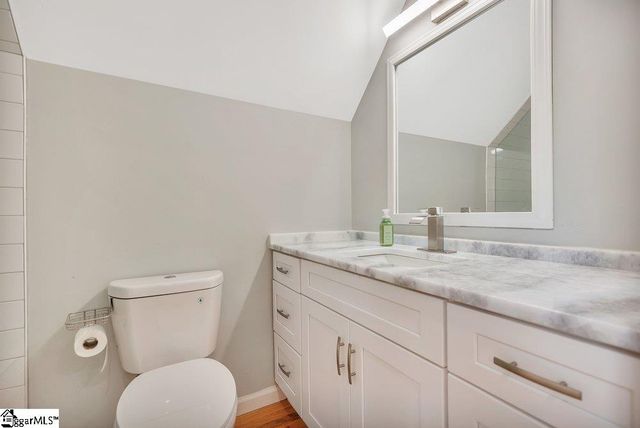425 Lakewood Drive, Townville, SC 29689