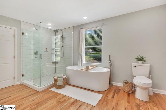 425 Lakewood Drive, Townville, SC 29689