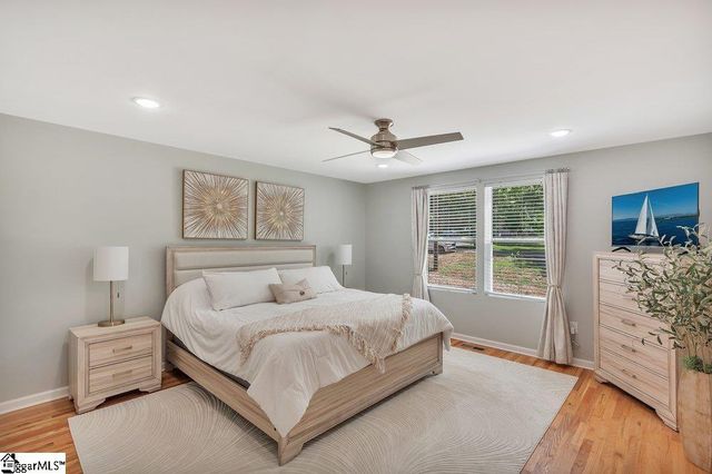 425 Lakewood Drive, Townville, SC 29689