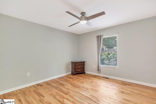 425 Lakewood Drive, Townville, SC 29689