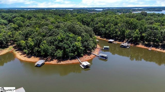 425 Lakewood Drive, Townville, SC 29689