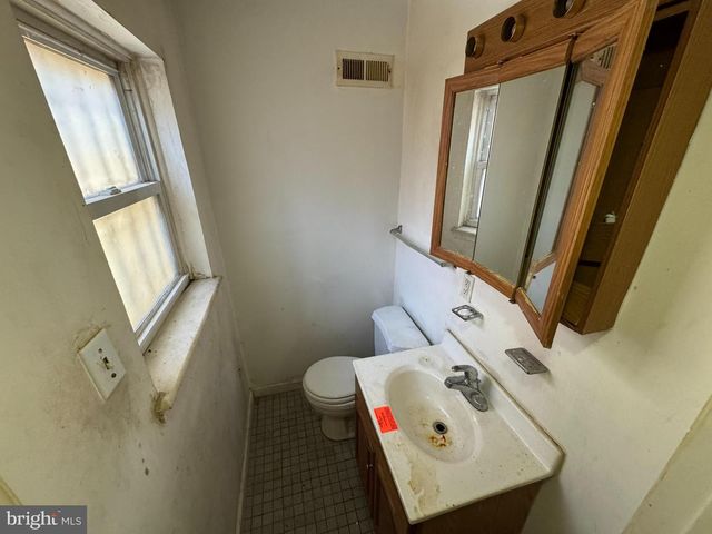 2710 N 19TH ST, Philadelphia, PA 19132