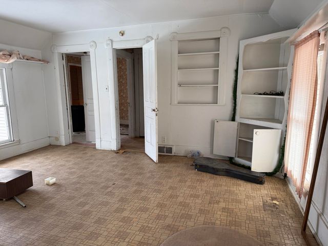 504 S Superior Street, Albion City, MI 49224