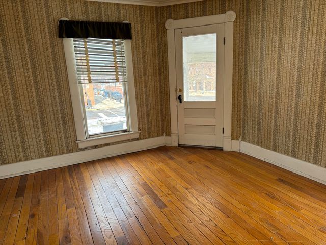 504 S Superior Street, Albion City, MI 49224