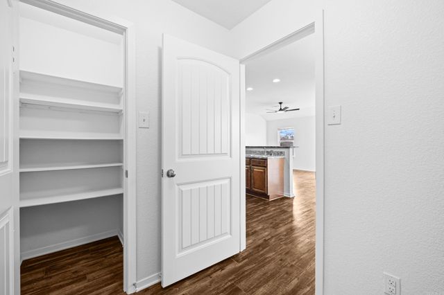 13 Oakland Cir, Austin, AR 72007