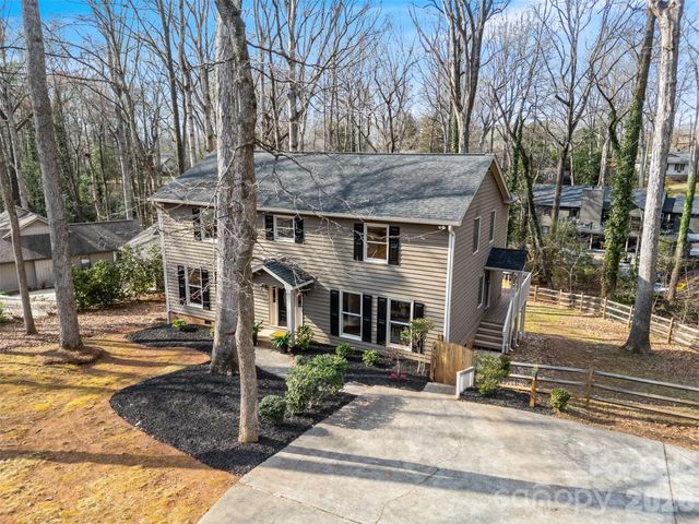8 Hickory Ridge Court, Lake Wylie, SC 29710