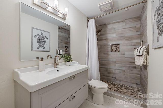 8 Hickory Ridge Court, Lake Wylie, SC 29710