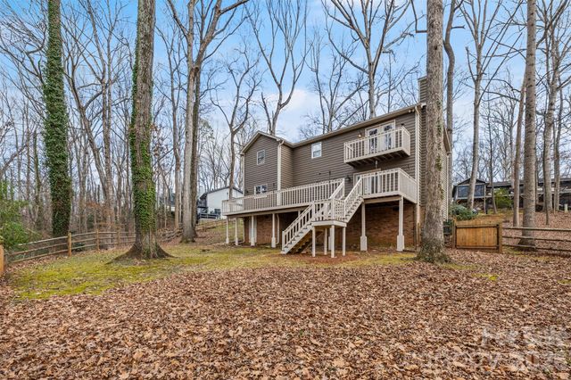 8 Hickory Ridge Court, Lake Wylie, SC 29710