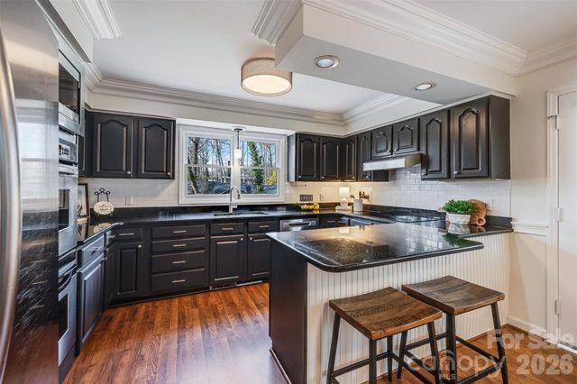 8 Hickory Ridge Court, Lake Wylie, SC 29710