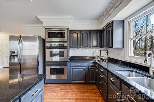 8 Hickory Ridge Court, Lake Wylie, SC 29710