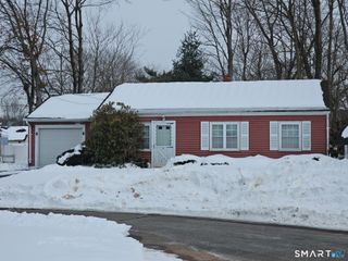 36 Apple Street, Wallingford, CT 06492