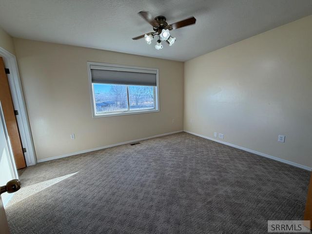 1077 E 1300 N, Shelley, ID 83274