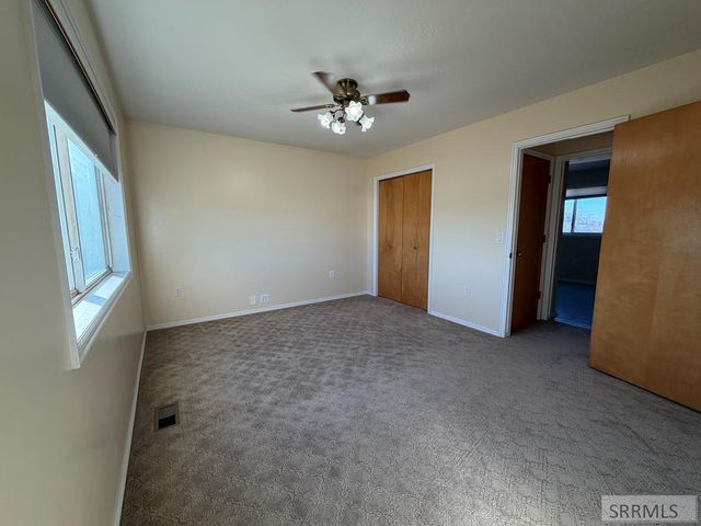 1077 E 1300 N, Shelley, ID 83274