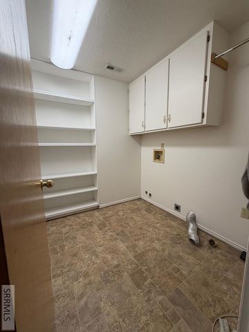 1077 E 1300 N, Shelley, ID 83274