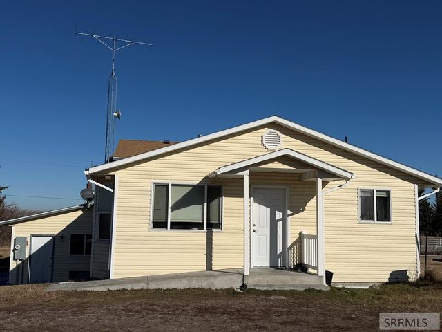 1077 E 1300 N, Shelley, ID 83274